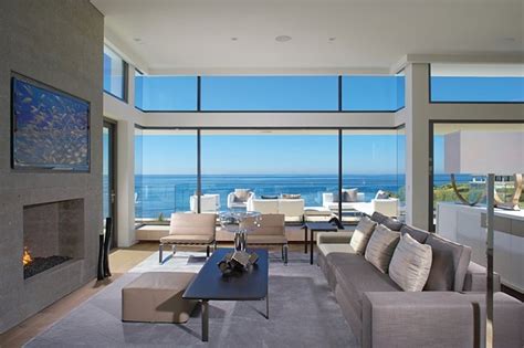 Incredible Beach House In California Brings The Ocean Indoors