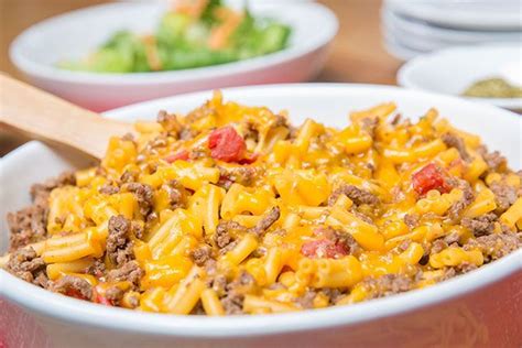 Discover Why This Cheddar Macaroni Ground Beef Casserole