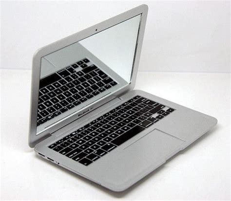 Mirror Mirror The Most Stylish Compacts Best Laptops Macbook