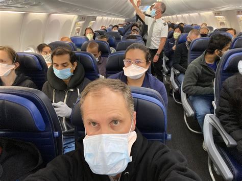 Doctor Calls Packed Flight Scarier Than Treating Hospitalized Covid 19