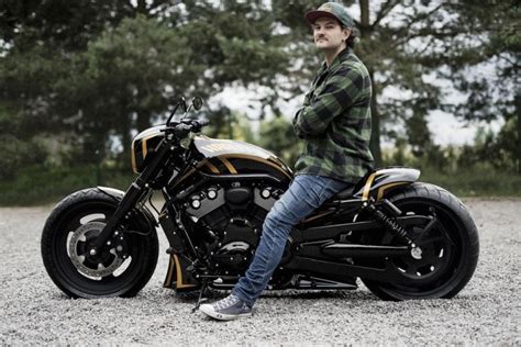 Harley Davidson V Rod Custom Gold By Killer Custom