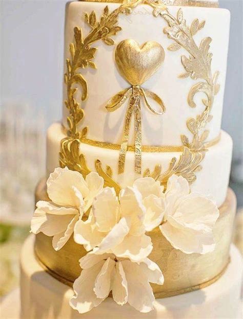 Gold Wedding White And Gold Wedding Cakes 2173799 Weddbook