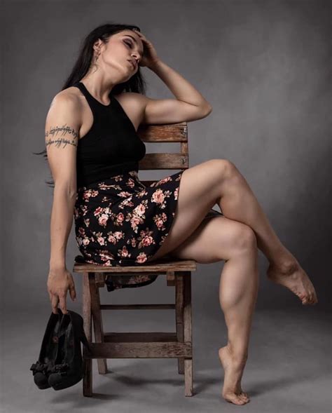 Her Calves Muscle Legs Hot Crossed Legs With Strong Calves Gallery