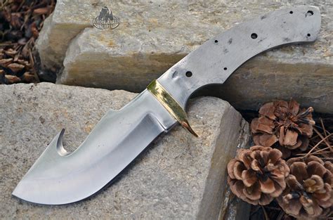 Set includes a stainless blade, a birch handle block (which you'll have to shape yourself), reindeer antler spacer. KnivesAndKnifeMaking.com - Hunting Knife Blank: Hunting Custom Large Guthook Blank Knife Making ...
