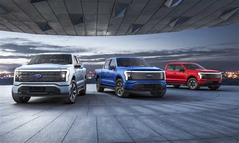 It'll be available as base, xlt, lariat, and platinum models, and this is the equipment that they get. 2022 Ford F-150 Lightning All-Electric Pickup: First Look ...