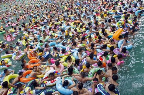 The Most Crowded And Dirtiest Chinese Swimming Pools In The World Spicx