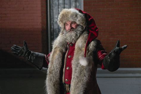Netflixs The Christmas Chronicles Needs More Kurt Russell As Hot Santa
