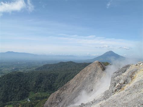 Hiking In Berastagi Sumatra Gunung Sibayak Volcano Climb 4corners7seas