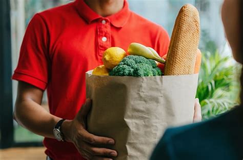 This meal delivery service offers healthy meals prepared by the pound for men who don't like spending a lot of time in the kitchen. Food Delivery Service