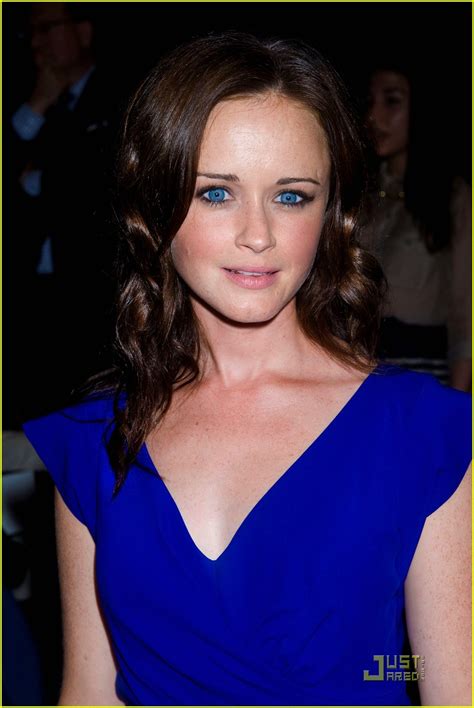 Alexis Bledel Front Row At Nicole Miller Photo 2578416 Alexis Bledel Photos Just Jared