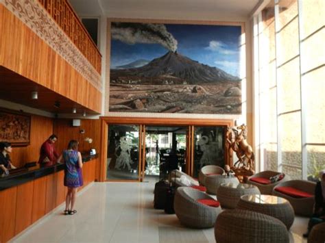 Bingung antara merapi atau merbabu? лобби - Picture of Merapi Merbabu Hotel, Depok - TripAdvisor