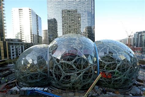 Amazons Spheres Lush Nature Paradise To Adorn 4 Billion Urban Campus
