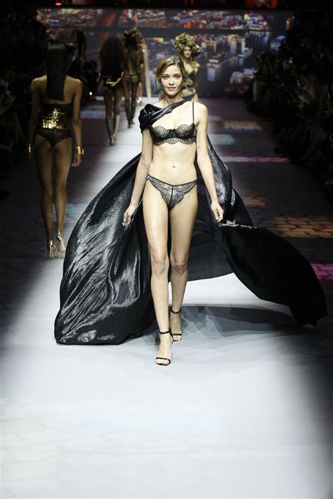 D Fil S Vogue Paris Mode Printemps T Id Es De Mode T Mode