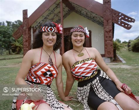 Maori Women Dressed In Traditional Maori Costume Rotorua North Island