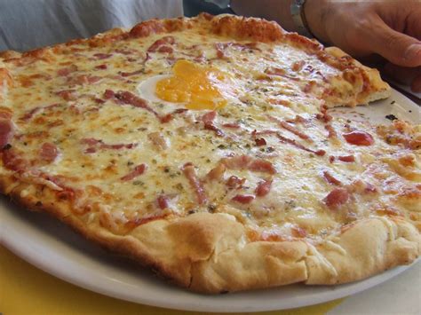 La Deliziosa Pizza Carbonara Ricetta E Preparazione Silvio Cicchi