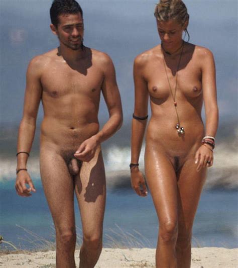 Beautiful Naked Couples Mega Dildo Insertion