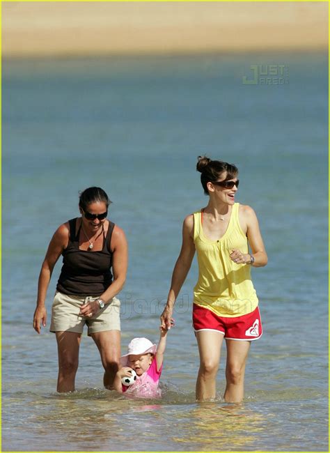 Jennifer Garner Daughters Day The Beach Photo 447861 Ben Affleck