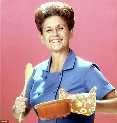 ann b davis alice from the brady bunch dies aged 88 daily mail online