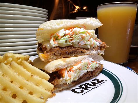 Cruz Burgers 四ツ谷 のプルドポークサンドウィッチ ハンバーガーストリート （ブログ版）