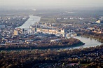 Luftbild Ludwigshafen am Rhein - Stadtansicht am Ufer des Flußverlaufes ...