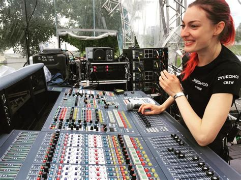 The Path Of A Female Sound Engineer Women In Live Music