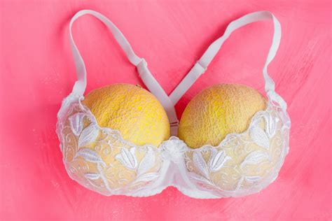 A Bra Fitter Shares How To Put On Bra The Correct Way