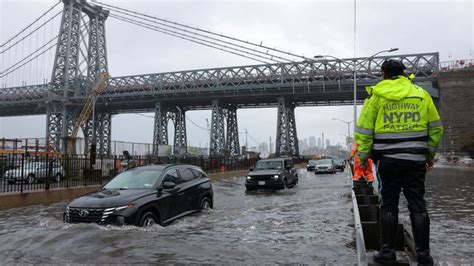 Record Rain In New York City Generates ‘life Threatening Flooding