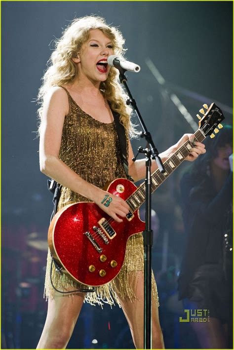 Pin By ♡swiftiegurl♡ On Swiftie In 2020 Taylor Swift Concert Photos