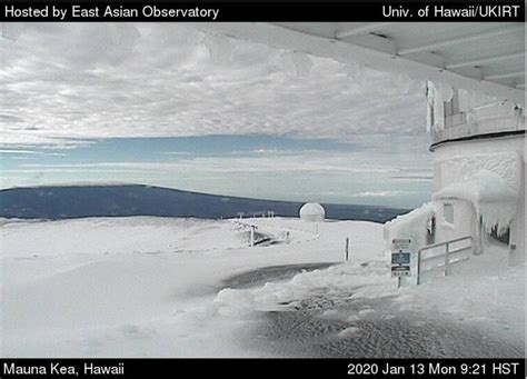 Winter Storm Dumps 1 2 Feet Of Snow In Hawaii More Snow On The Way