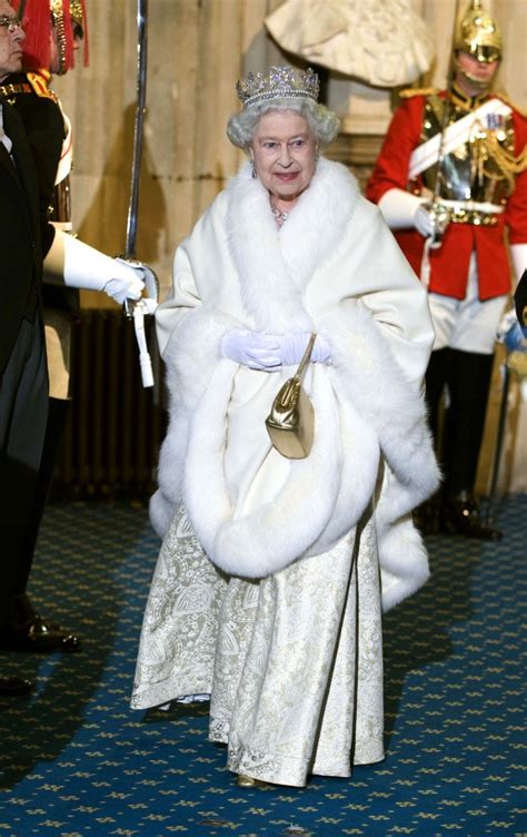 Queen Becomes First Royal To Ban Fur And Will Only Wear Faux Pieces