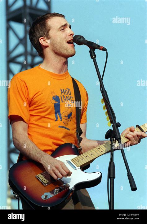 Fran Healy May 2000 From Pop Group Travis On Stage In Us Stock Photo