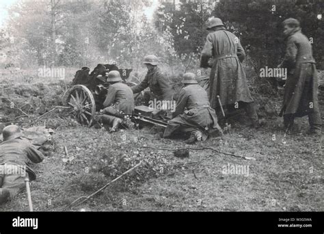 German Light Infantry Gun Of World War Two Hi Res Stock Photography And