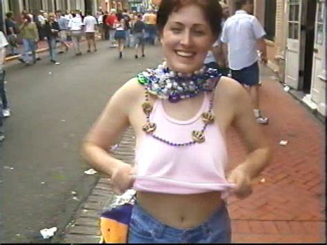 Flashing Breasts For The Camera At Mardi Gras Free Porn 7c
