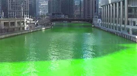 Chicago Delivers St Patricks Day Surprise As River Runs Green Again