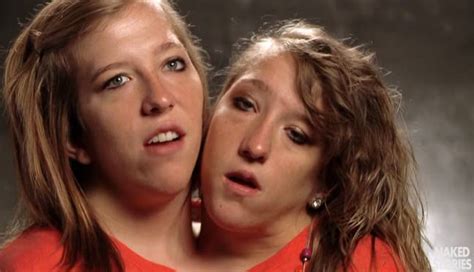 Conjoined Twin Sisters Explain How They Drive A Car Ladbible