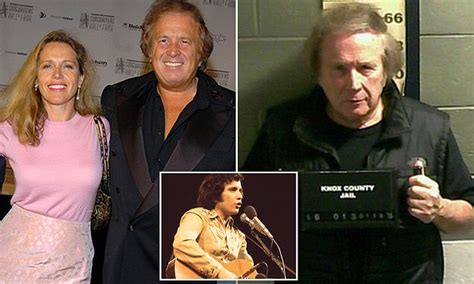 Bye Bye Mrs American Pie Folk Singer Don Mclean And Wife Finalize Divorce Six Months After