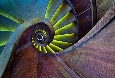 Οι πιο εντυπωσιακές ελικοειδείς σκάλες Perierga gr