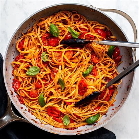 Spicy Tomato Basil Pasta Only Minutes From My Bowl