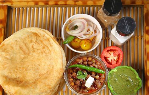 However, chole bhature is one dish that is liked by one and all. Drench Your Mouths With The Scrummy Chole Bhature Of Old ...