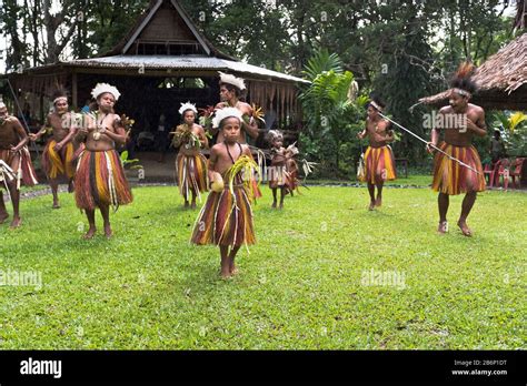 Dh Traditional Png Native Dances Alotau Papua New Guinea Welcoming