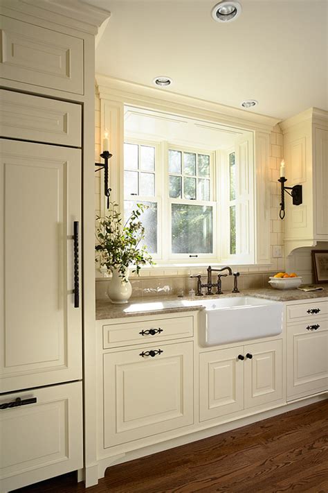 White kitchen cabinet paint colors offer a crisp, classic appearance. Tag Archive for "Creamy White Kitchen" - Home Bunch ...