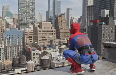 Spider Man Leaps Off A 20 Story Building In Manhattan And Saves Mary