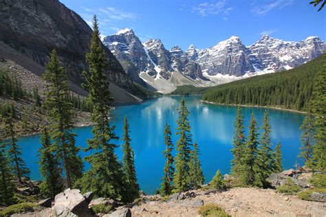 Summer Vacation In Moraine Lake Banff National Park Canada Oc 4752