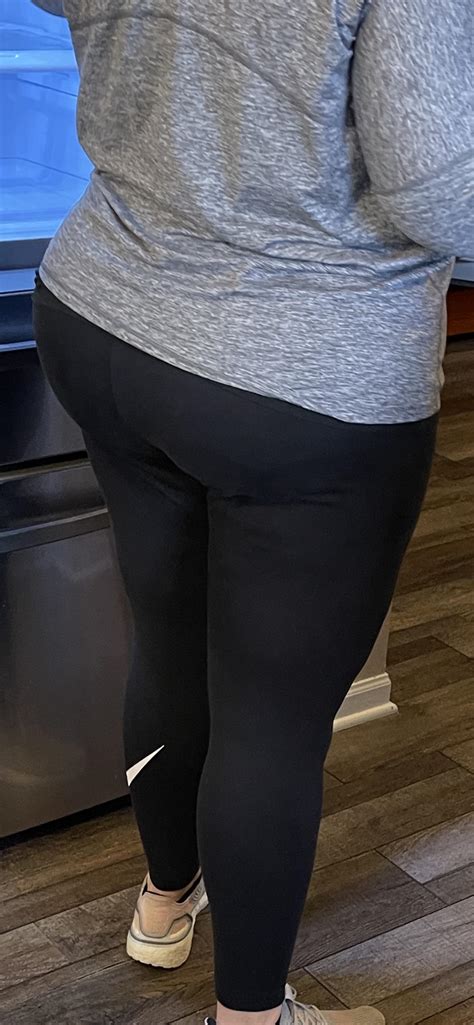 Any Love For Big Asses In Leggings Scrolller