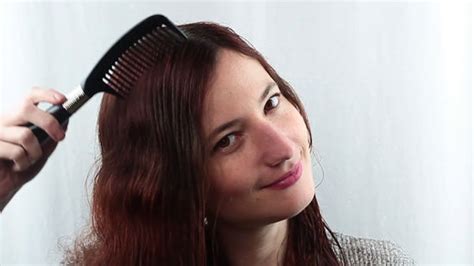 Cara Membuat Rambut Bergelombang Permanen - Informasi Kesehatan 2020