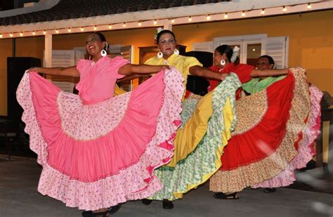 Walking Distance And Et Cetera Aruba Traditional Clothing