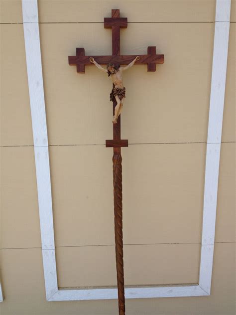 While i might go with three stars, because there are a lot of good italian places out there, olive garden does stand out over many in. Olive wood processional cross made for St. James parish in ...
