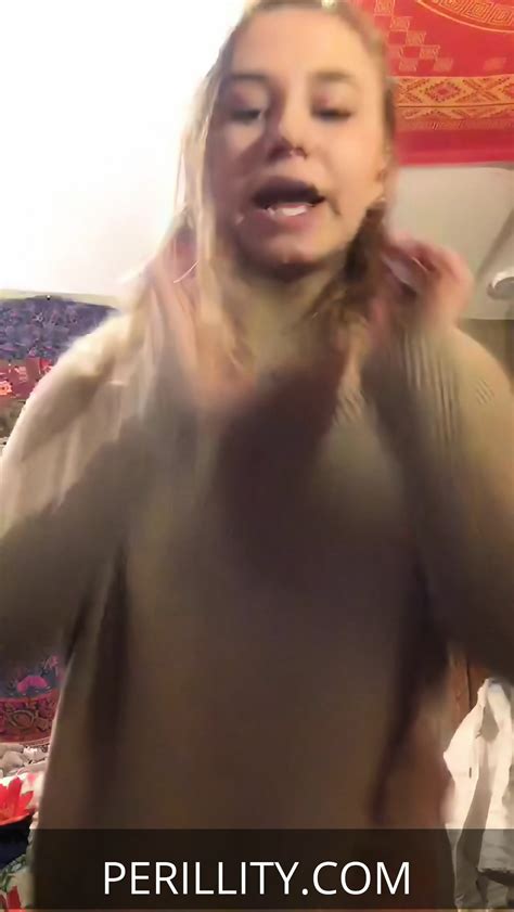 Blonde American Girl Showing Tits On Periscope Eporner