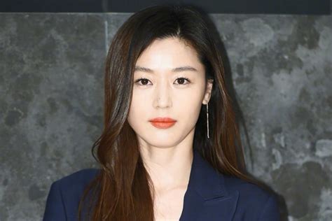 Jun ji hyun says she is a big fan of the 'kingdom' series and wished to make an appearance as a. Agensi Jun Ji Hyun Jelaskan Kontroversi Pengurangan Biaya ...