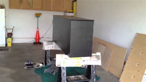 This video demonstrates how to effectively build an aquarium stand. DIY: 125 Gallon Painted Aquarium Stand - YouTube